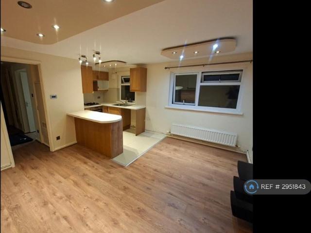 Flat for rent in Cookridge, West Yorkshire