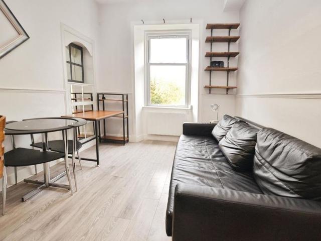 Apartment for rent in Southside, Scotland