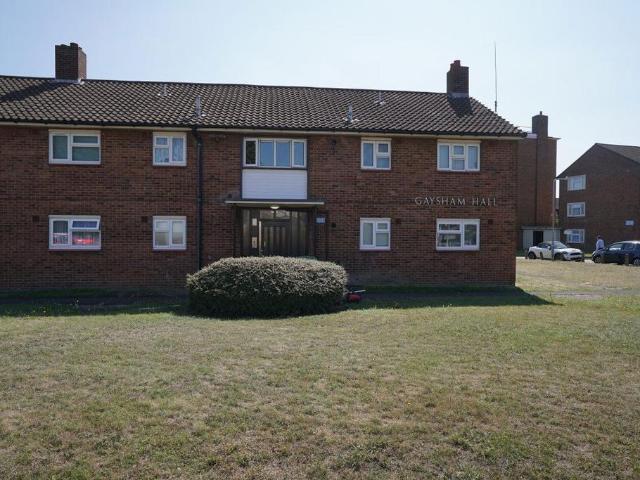 Flat for rent in Clayhall, Greater London