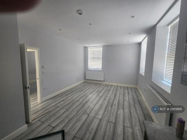 Flat for rent in Dale Hill, Essex