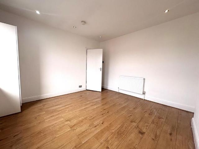 Apartment for rent in Falcon Lodge, Wales