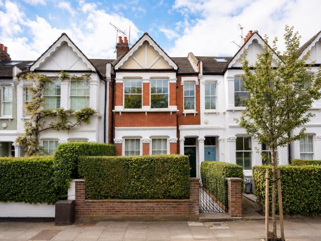 Flat for rent in London Borough of Ealing, Greater London