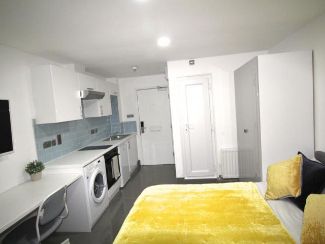 Flat for rent in Woodhouse, West Yorkshire