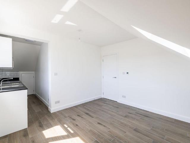 Flat for rent in Reffles Bridge, Reigate and Banstead