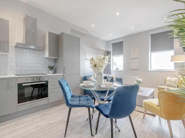 Flat for rent in London Borough of Croydon, Greater London