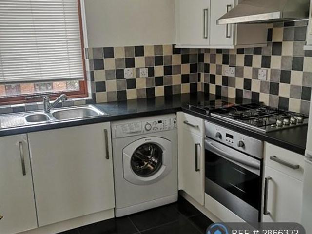 Flat for rent in Epsom, Surrey