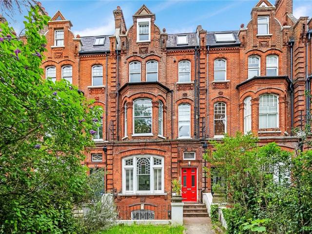 Flat for rent in Stockwell, Greater London