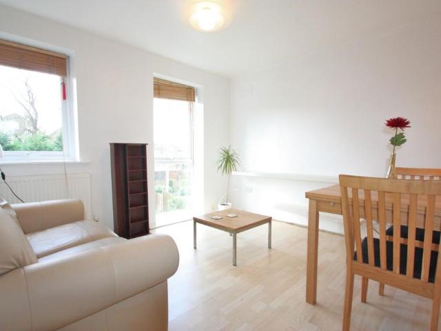 Flat for rent in Croydon, Addiscombe
