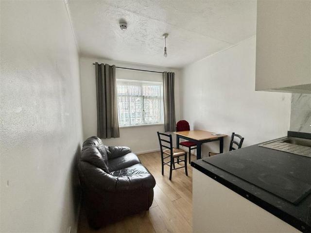 Apartment for rent in Wealdstone, Greater London