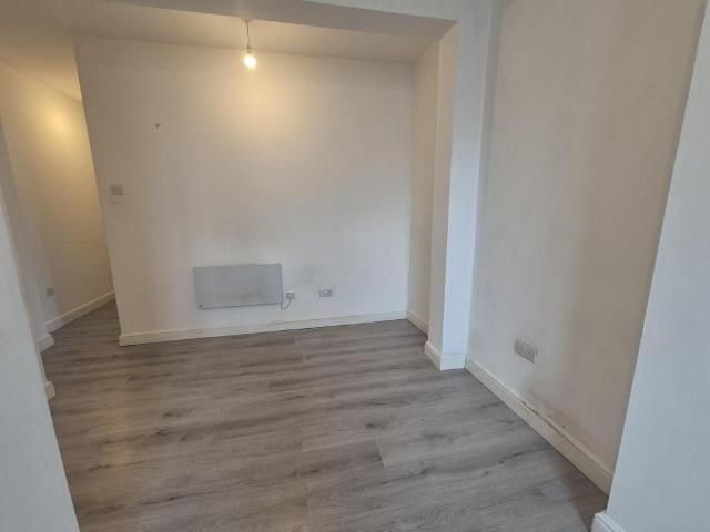 Flat for rent in Georgia, Greater Manchester