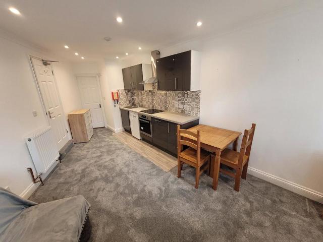 Flat for rent in St Helier, Greater London