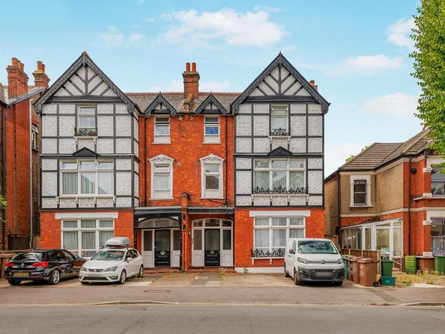 Flat for rent in Greater London