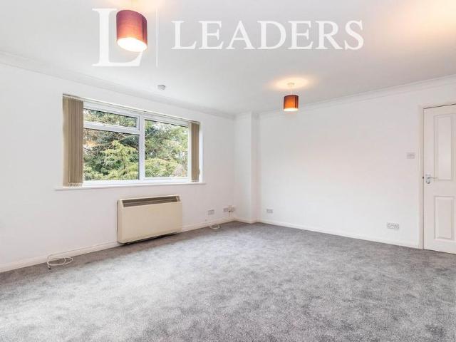 Apartment for rent in Pachesham Park, Surrey