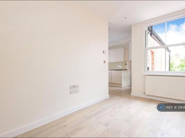 Flat for rent in Newtown, Reading