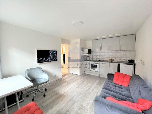 Apartment for rent in Chinatown, Greater London
