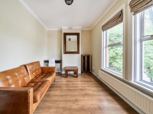 Apartment for rent in London Borough of Ealing, Greater London
