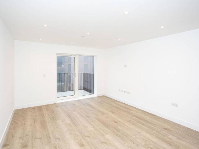 Apartment for rent in The Image, Pouchen End