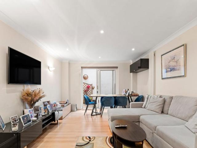 Flat for rent in Knightsbridge, Greater London