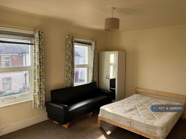 Flat for rent in Newtown, Reading