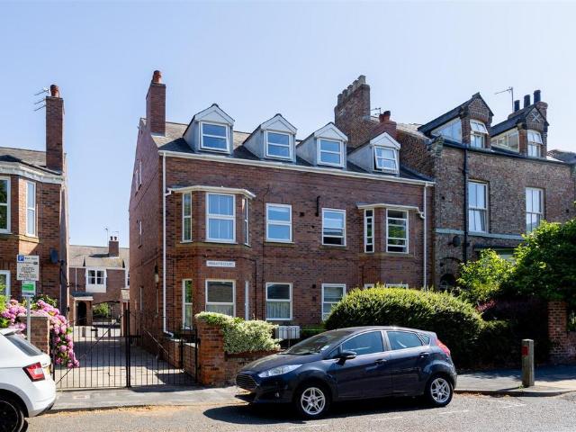 Flat for rent in The Groves, High Field