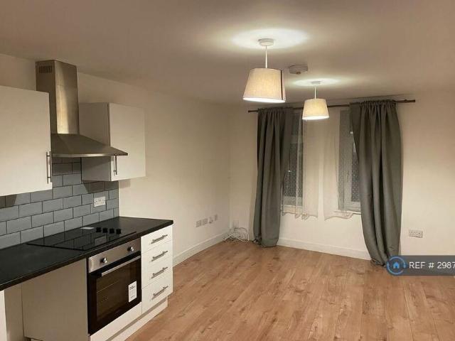 Apartment for rent in Brompton, Gillingham