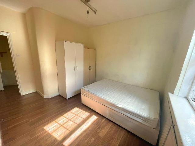 Apartment for rent in Alperton, Greater London