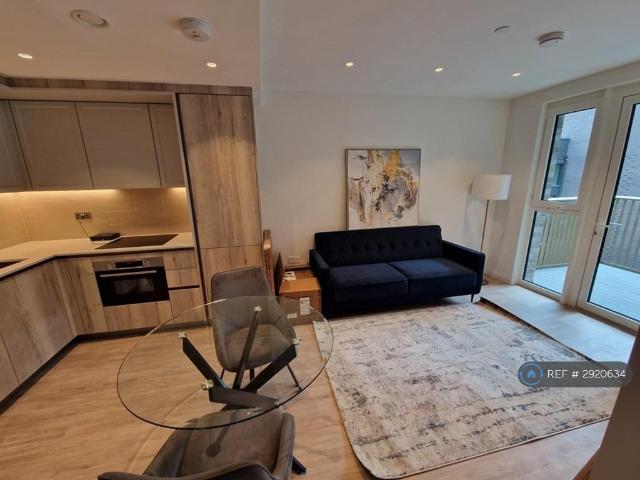 Flat for rent in Oval, Greater London