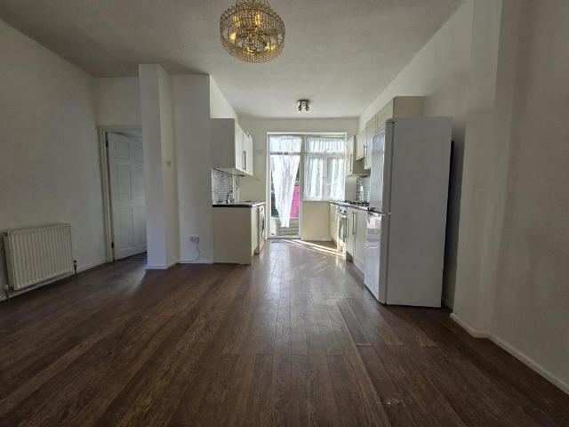 Flat for rent in Gants Hill, Isle Of Man