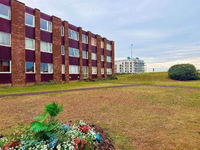 Flat for rent in Squires Gate, Blackpool