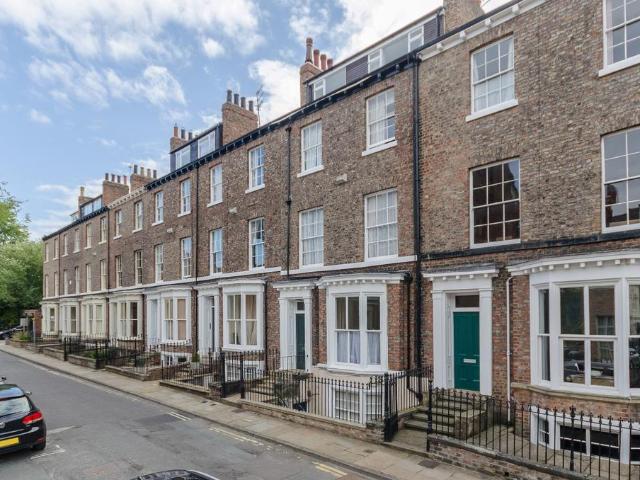 Flat for rent in High Field, York