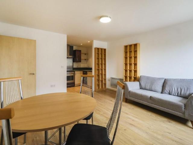 Apartment for rent in Crockherbtown, Falcon Lodge
