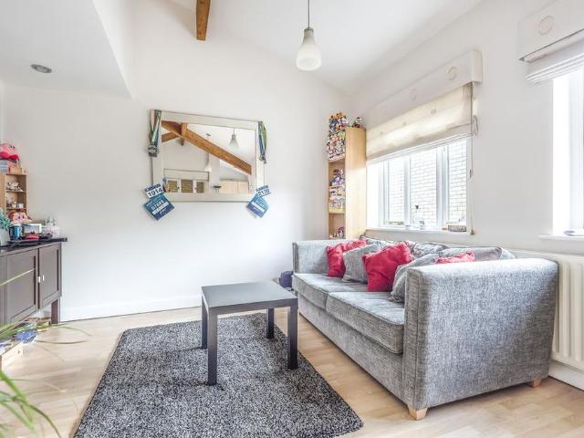 Apartment for rent in St Clement's, The Slade
