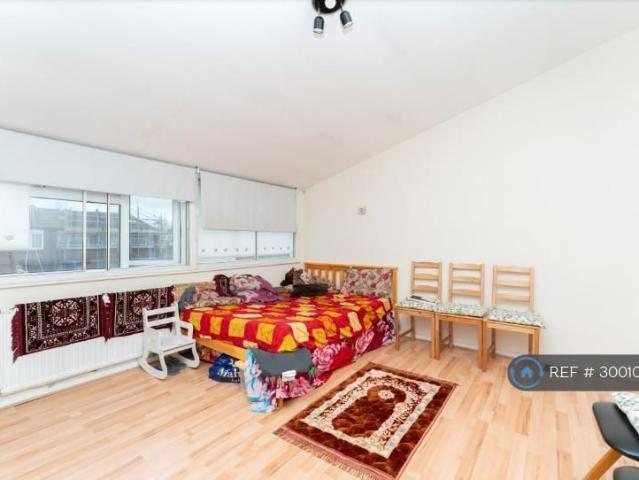 Apartment for rent in London Borough of Ealing, Greenford