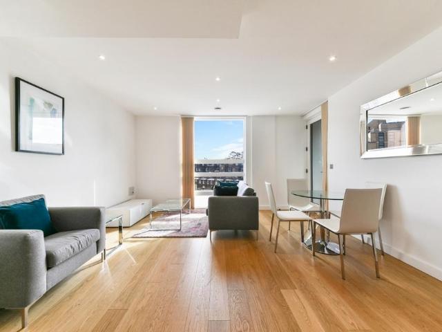Flat for rent in Shepherd's Bush, Greater London