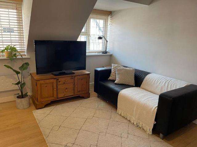 Apartment for rent in Beaconsfield, Knotty Green
