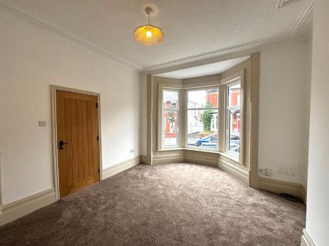 Apartment for rent in Queenstown, Blackpool