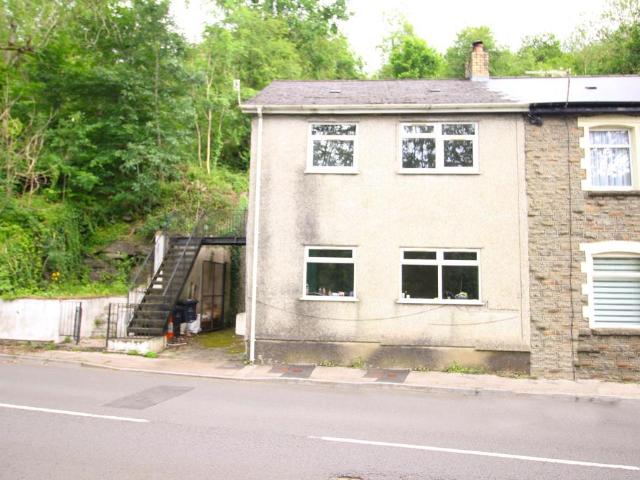 Flat for rent in Llanhilleth, Wales