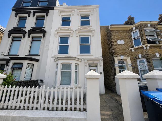 Flat for rent in Chilton, Acol
