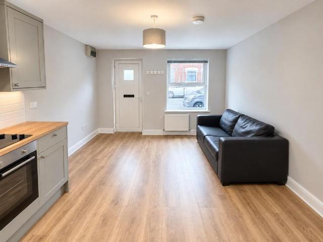 Apartment for rent in Beamhurst, Staffordshire