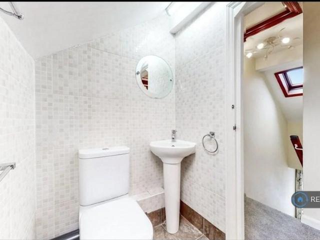 Apartment for rent in Bowes Park, Greater London