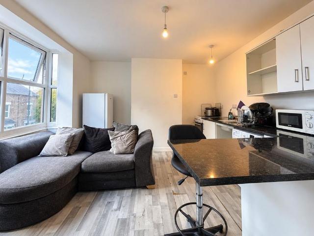 Apartment for rent in High Wycombe Community Board, High Wycombe