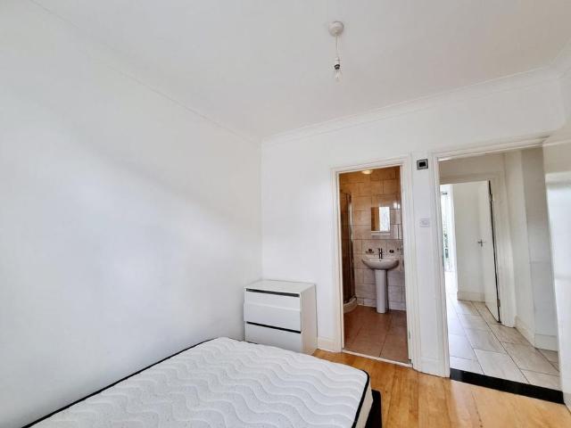 Apartment for rent in Southgate, Oakwood