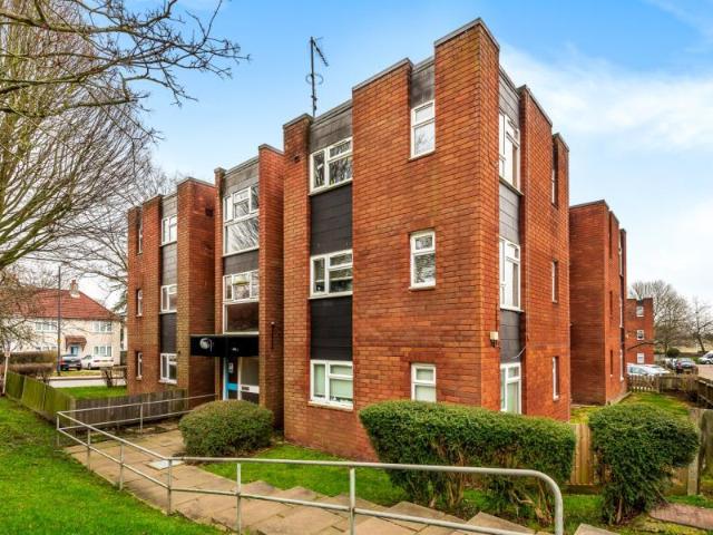 Flat for rent in Pinner, Greater London