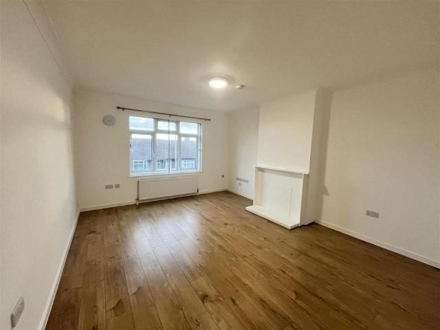 Apartment for rent in Chadwell Heath, Isle Of Man