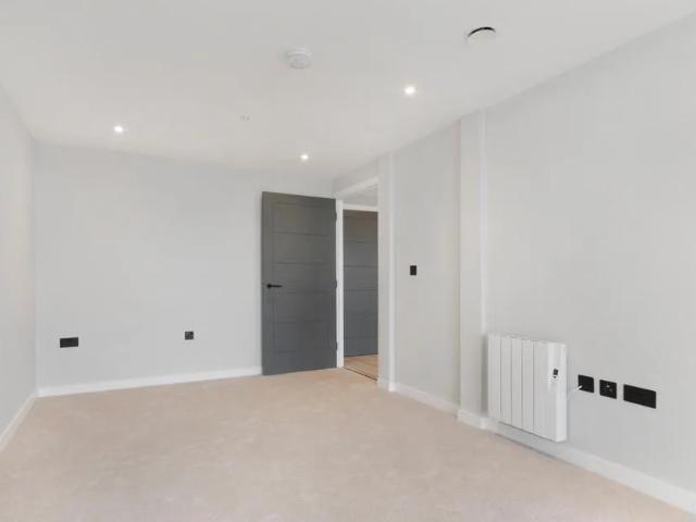 Apartment for rent in Dudden Hill, Greater London