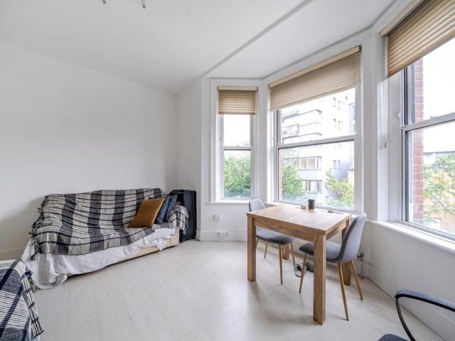 Apartment for rent in South Hampstead, Greater London