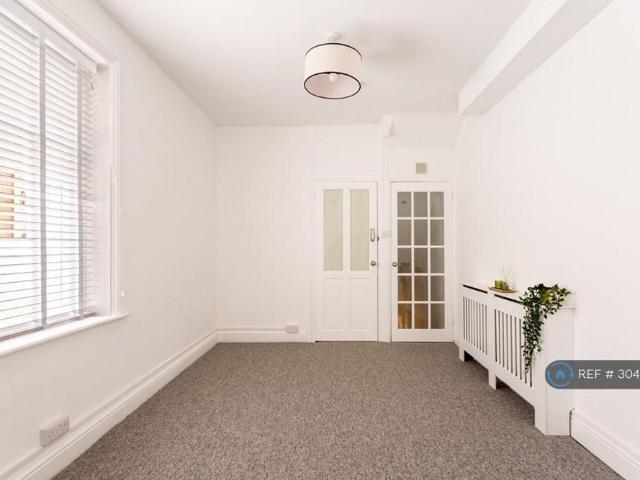Apartment for rent in Eastbourne, East Sussex