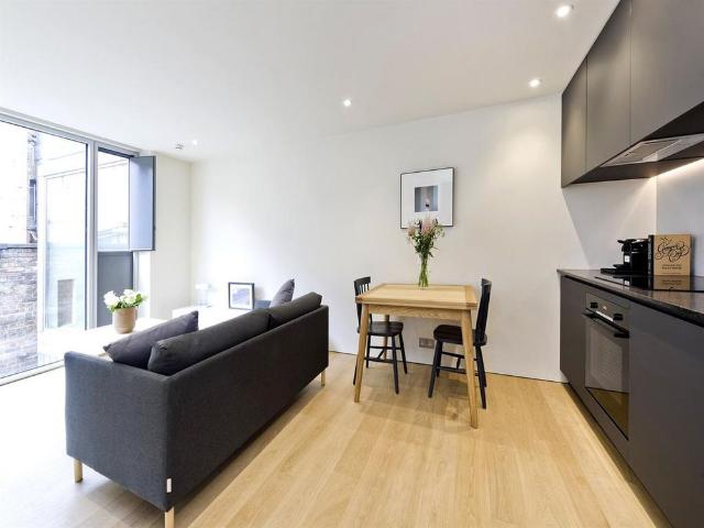 Apartment for rent in London Borough of Hammersmith and Fulham, Greater London