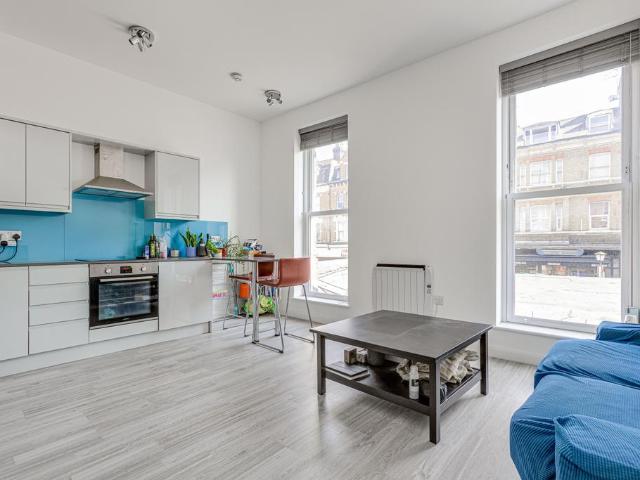Flat for rent in Clapham Junction, Isle Of Man