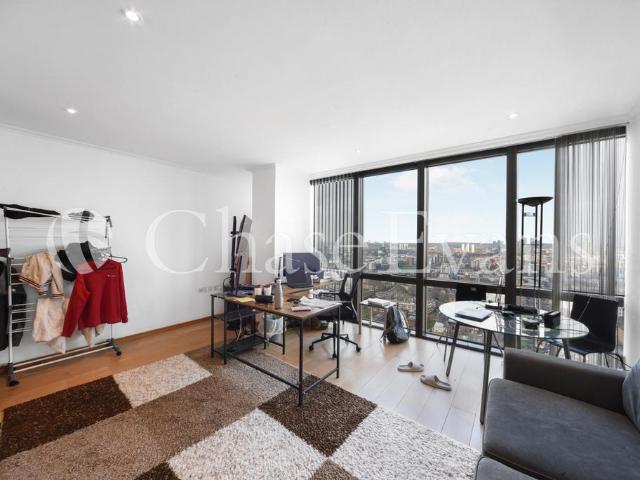 Flat for rent in Canary Wharf, Greater London